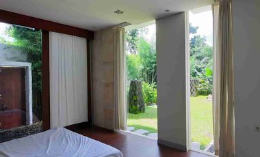 Villa di Denpasar Hanya 50m dari Jalan Besar, Fully furnished, 3lt, Milik Sendiri