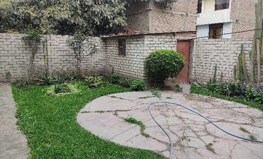 ✨ ¡OPORTUNIDAD! VENTA DE CASA EN ZONA COMERCIAL – SAN JUAN DE MIRAFLORES 🏡