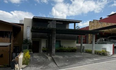 CASA EN VENTA EN EL CLUB DE GOLF ALTOZANO MORELIA