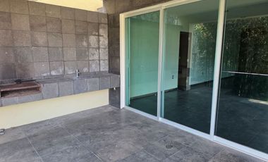 CASA EN VENTA EN EL CLUB DE GOLF ALTOZANO MORELIA