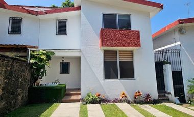 Casa en condominio con Alberca en Lomas de la Selva, Cuernavaca Morelos.