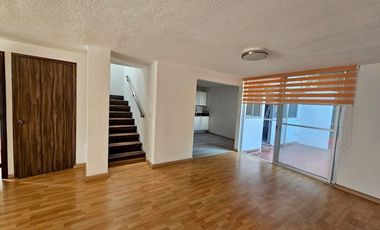 Casa en condominio con Alberca en Lomas de la Selva, Cuernavaca Morelos.