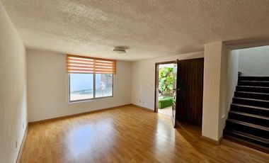 Casa en condominio con Alberca en Lomas de la Selva, Cuernavaca Morelos.