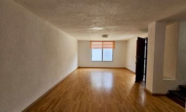 Casa en condominio con Alberca en Lomas de la Selva, Cuernavaca Morelos.