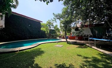 Casa en condominio con Alberca en Lomas de la Selva, Cuernavaca Morelos.