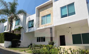 CASA DENTRO DE CONDOMINIO DE SOLO 4 CASAS ATZINGO CUERNAVACA MORELOS