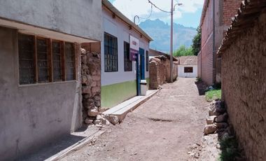 Oportunidad Única: VENTA CASA de 2 Pisos y con azotea techada en Huayllabamba-Urubamba 2 Cuadras de la Plaza de Armas 🏡