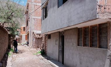 Oportunidad Única: VENTA CASA de 2 Pisos y con azotea techada en Huayllabamba-Urubamba 2 Cuadras de la Plaza de Armas 🏡