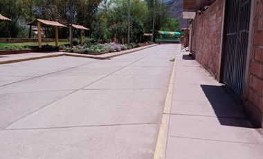 Oportunidad Única: VENTA CASA de 2 Pisos y con azotea techada en Huayllabamba-Urubamba 2 Cuadras de la Plaza de Armas 🏡