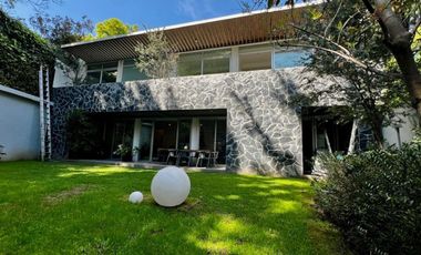 Lujo y Confort: Casa de 3 niveles en venta - Desierto de los Leones