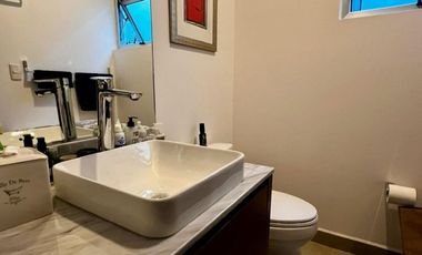 Lujo y Confort: Casa de 3 niveles en venta - Desierto de los Leones