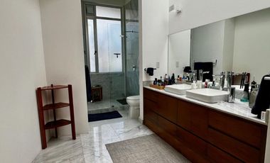 Lujo y Confort: Casa de 3 niveles en venta - Desierto de los Leones