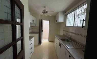 Venta de Casa, Sector Urb. Valle Alto, Guayaquil, Ecuador