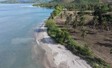 Beachfront land in Sekotong Batu Putih