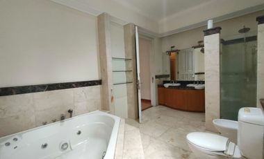 Hunian Nyaman & Elit Lokasi Premium di Pondok Indah Jakarta Selatan With Private Pool