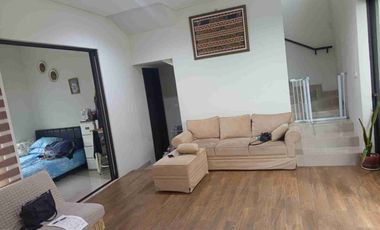 dijual cepat rumah summarecon cluster Flora