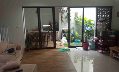 dijual cepat rumah summarecon cluster Flora