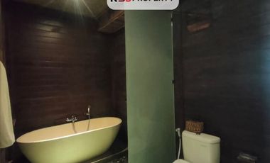 FOR SALE TRADITIONAL VILLA WITH A BEAUTY SWIMMING POOL AT UBUD BALI