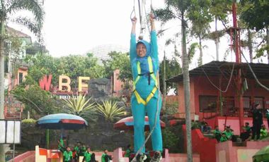 DIJUAL TEMPAT WISATA LENGKAP VILLA DAN KEBUN DURIAN BUKIT FLORA RAYA PASURUAN NEGO SAMPAI DEAL