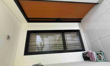 Disewakan Rumah 2 lantai full furnished di Perumahan Gardens Candi atSawangan, Bojongsari, Kota Depok