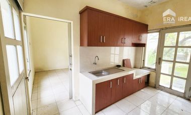RUMAH DIJUAL DI SOLO TENGAH KOTA DEKAT HOTEL KUSUMA