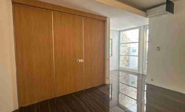 Disewakan Rumah Mewah Pondok indah baru selesai renovasi