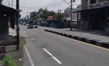 Ruko Strategis Lebar Depan 18m di Jalan Utama Ahmad Yani Solo ( Lokasi Jalan Alteri sangat cocok untuk jasa expedisi)