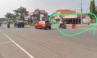 Dijual Tanah Berikut Bangunan di Depan Jalan Raya Ciater Barat BSD