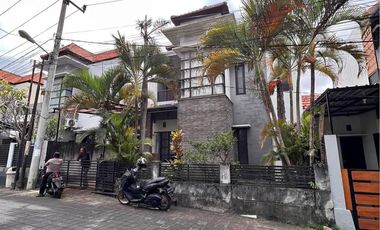 RUMAH 2 LANTAI – PERUMAHAN CLUSTER ONE GATE, GUNUNG SALAK, DENPASAR BARAT