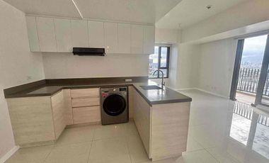 Awesome Seaview 2BR in Mandani Bay for sale or rent.