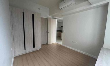 Awesome Seaview 2BR in Mandani Bay for sale or rent.