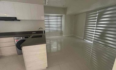 Awesome Seaview 2BR in Mandani Bay for sale or rent.