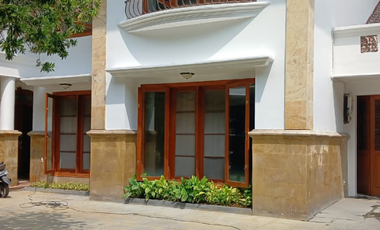 FOR RENT Rumah Mewah di Selong Kebayoran Baru