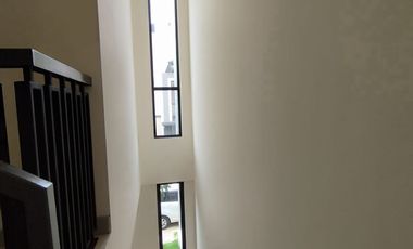 Rumah 2lt luas 6x14 84m 2KT Cluster Sentarum Asya JGC Jakarta Garden City
