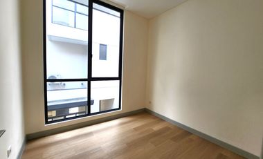 Rumah 2lt luas 6x14 84m 2KT Cluster Sentarum Asya JGC Jakarta Garden City