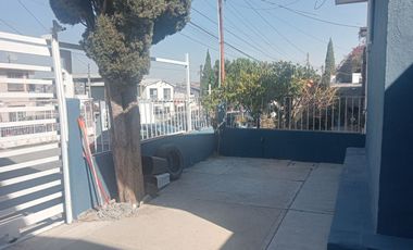 Renta de casa en Ampliación Guaycura, cerca a Macro Plaza, Fácil acceso a Blvd. Insurgentes y vía rápida. De todo en la zona.
