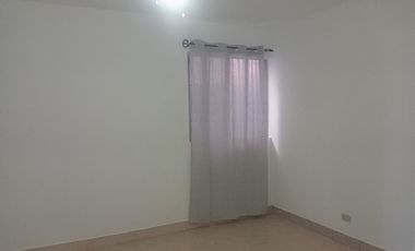 Renta de casa en Ampliación Guaycura, cerca a Macro Plaza, Fácil acceso a Blvd. Insurgentes y vía rápida. De todo en la zona.