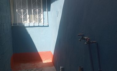 Renta de casa en Ampliación Guaycura, cerca a Macro Plaza, Fácil acceso a Blvd. Insurgentes y vía rápida. De todo en la zona.