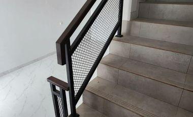 Rumah 2 Lantai Dekat Tol Jatiasih