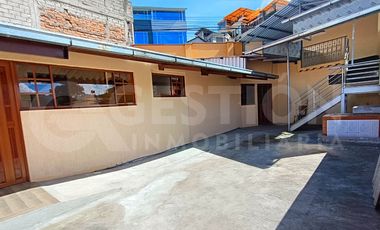Casa independiente con 2 departamentos, sur de Quito