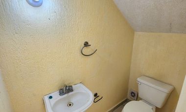 En RENTA Casa Amueblada con Alberca en Puente Moreno