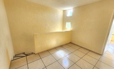 En RENTA Casa Amueblada con Alberca en Puente Moreno