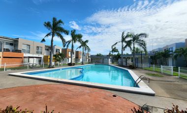 En RENTA Casa Amueblada con Alberca en Puente Moreno