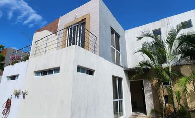 En RENTA Casa Amueblada con Alberca en Puente Moreno