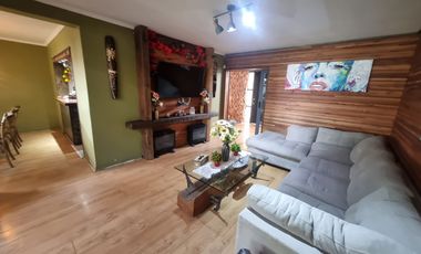 Espectacular Casa con Piscina en Condominio Cerrado; Casas Parque La Viña, comuna de Peñalolén.