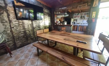 Espectacular Casa con Piscina en Condominio Cerrado; Casas Parque La Viña, comuna de Peñalolén.