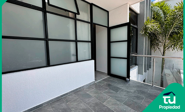 CASA NUEVA CON PISCINA EN SECTOR EXCLUSIVO EN YOPAL