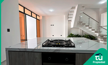 CASA NUEVA CON PISCINA EN SECTOR EXCLUSIVO EN YOPAL