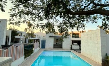 CASA EN RENTA EN CUMBRES