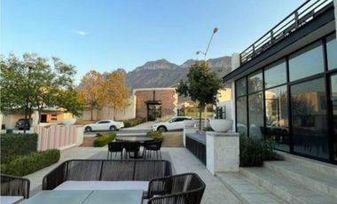 CASA EN RENTA EN CUMBRES